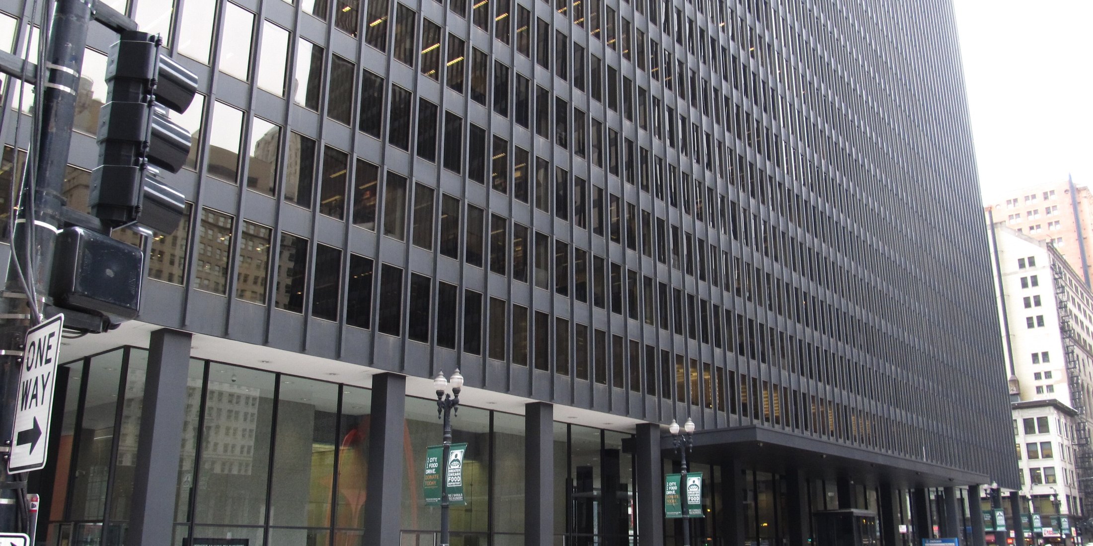 The Dirksen U.S. Courthouse, Chicago, seat of the Northern District of Illinois.